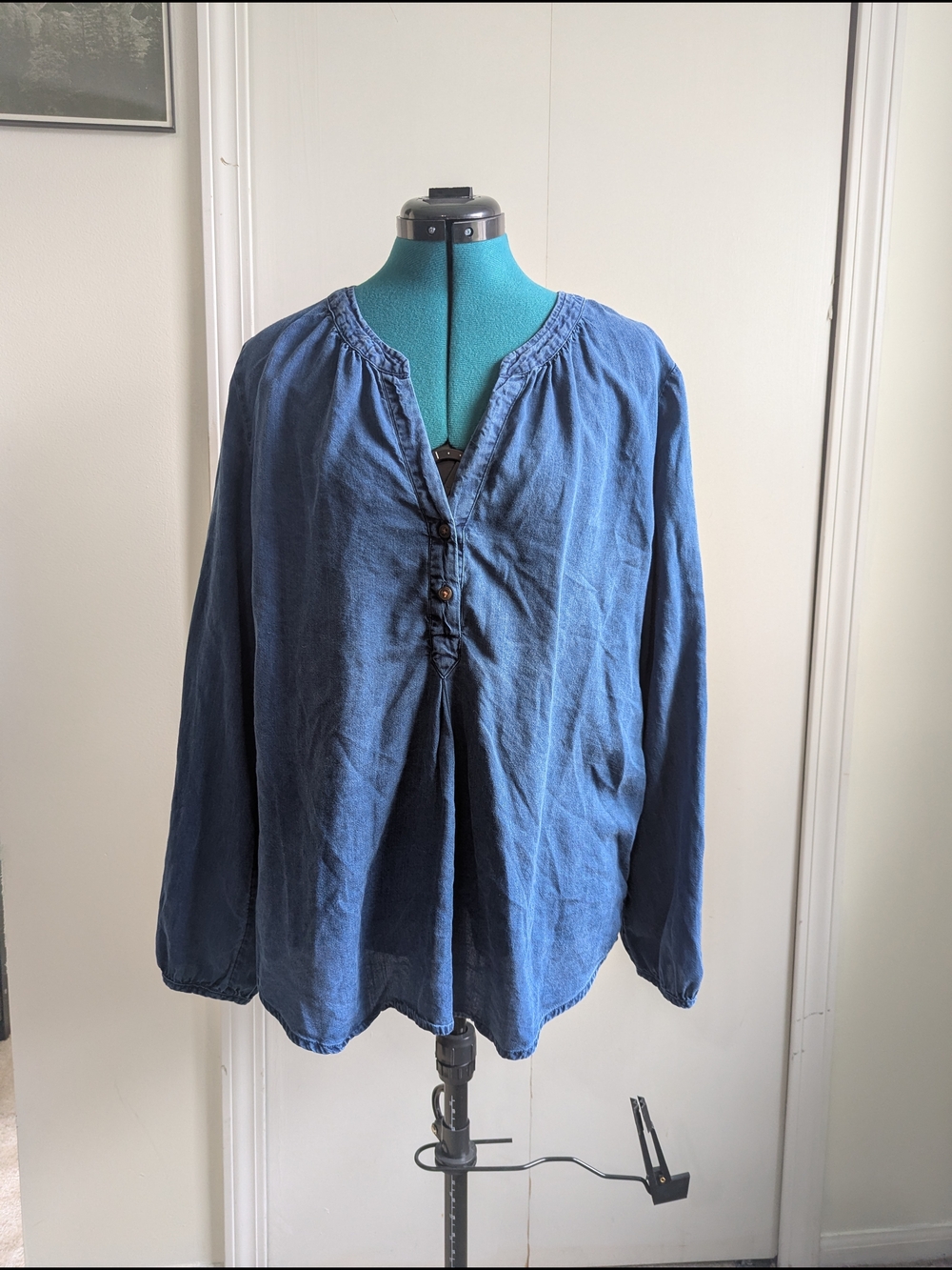 Old Navy Denim-Blue Buttoned Peasant Top